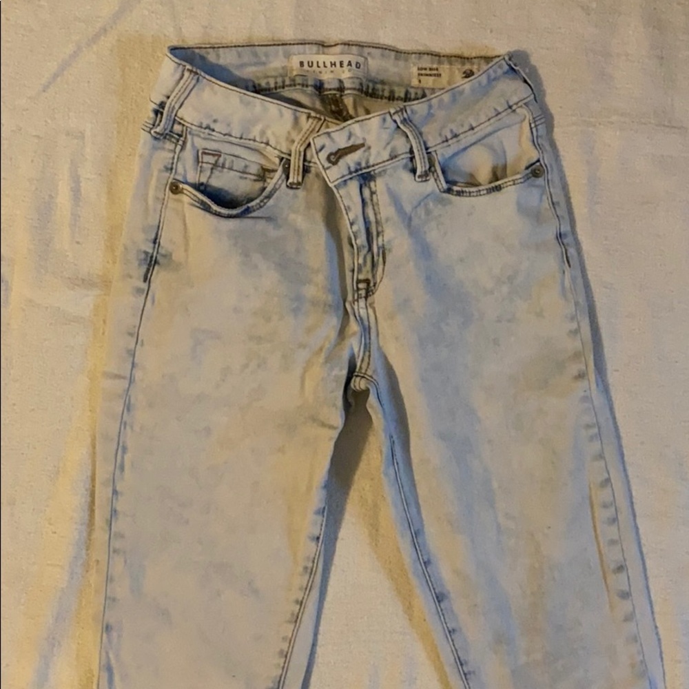 Bullhead “skinniest” light blue acid wash jeans